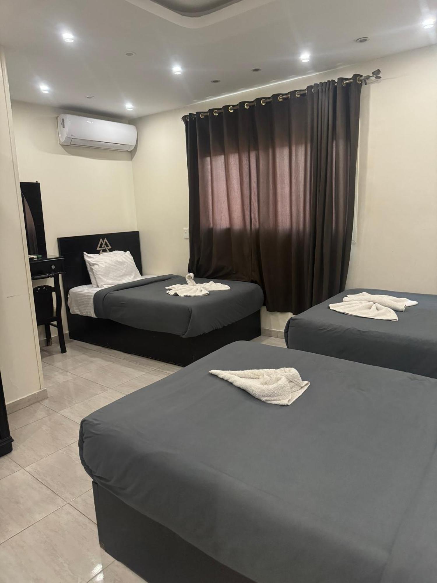 Pyramids And Sphinx Hotel Kafret el-Gabal Exterior photo