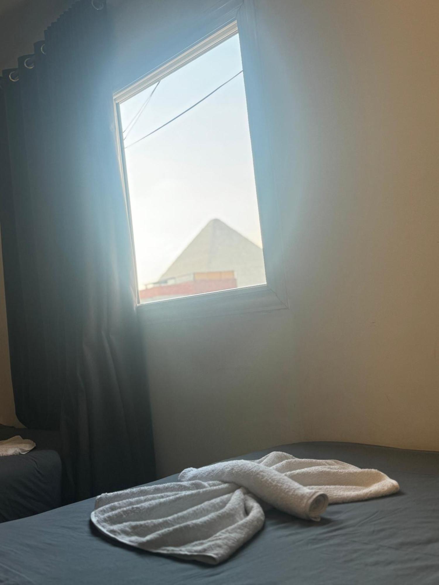 Pyramids And Sphinx Hotel Kafret el-Gabal Exterior photo